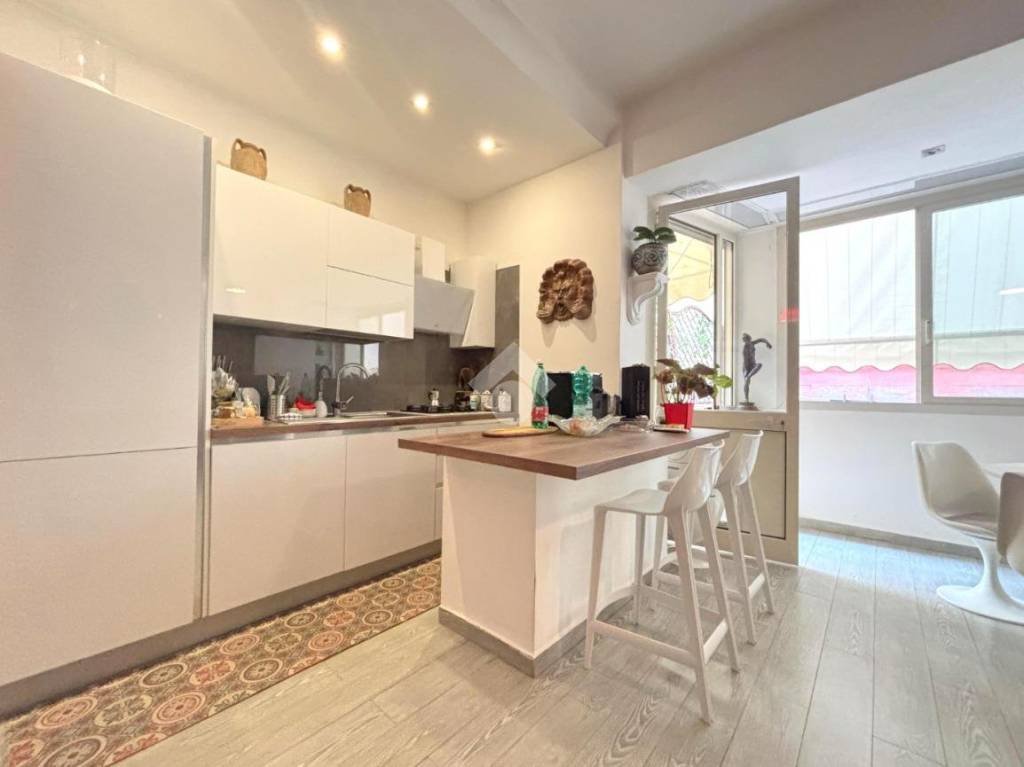 appartamento in vendita a Napoli in zona San Ferdinando