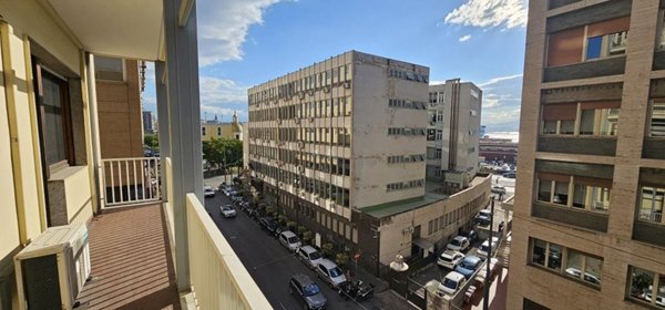 appartamento in vendita a Napoli in zona Porto