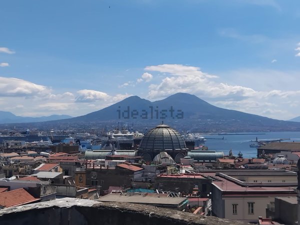 appartamento in vendita a Napoli in zona San Ferdinando