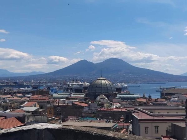 appartamento in vendita a Napoli in zona Chiaia