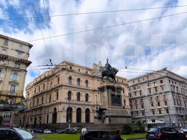appartamento in vendita a Napoli in zona Pendino / San Giuseppe