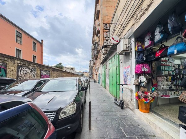 negozio in vendita a Napoli in zona Mercato