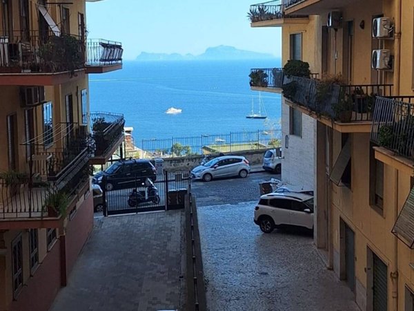 appartamento in vendita a Napoli in zona Arenella