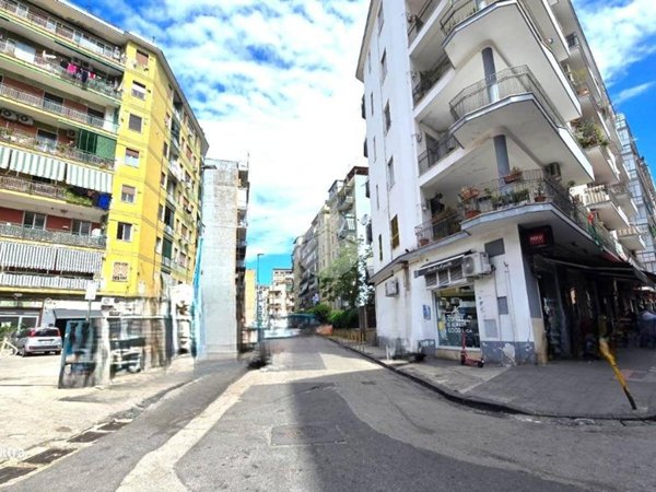 appartamento in vendita a Napoli in zona Fuorigrotta
