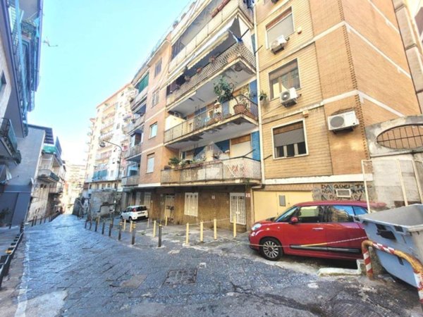 appartamento in vendita a Napoli in zona Avvocata