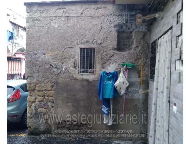 locale di sgombero in vendita a Napoli in zona Barra