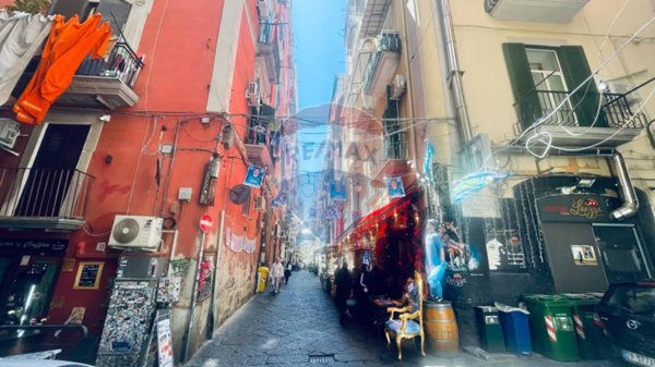 appartamento in vendita a Napoli in zona Stella
