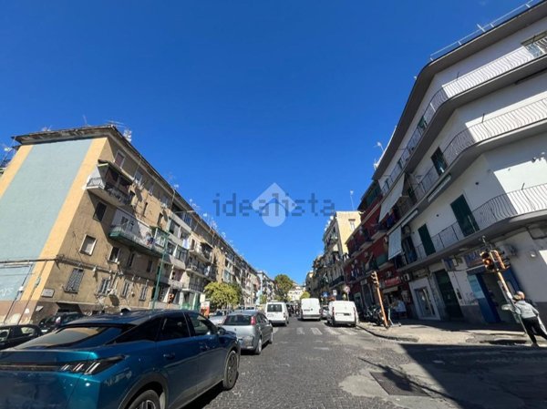 appartamento in vendita a Napoli in zona San Carlo all'Arena