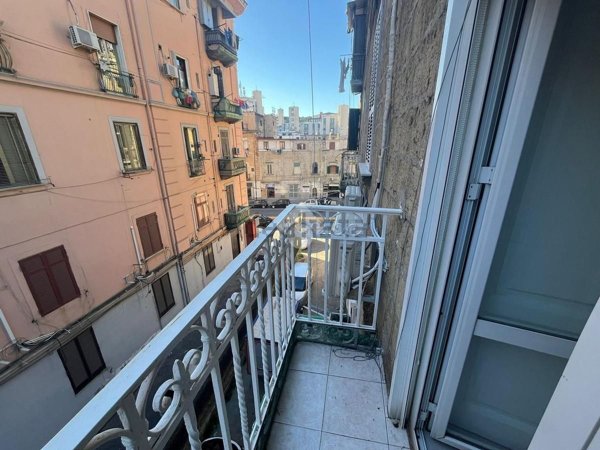 appartamento in vendita a Napoli in zona San Carlo all'Arena