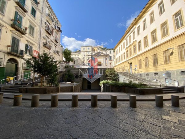 appartamento in vendita a Napoli in zona Montecalvario