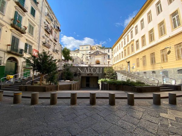 appartamento in vendita a Napoli in zona Montecalvario