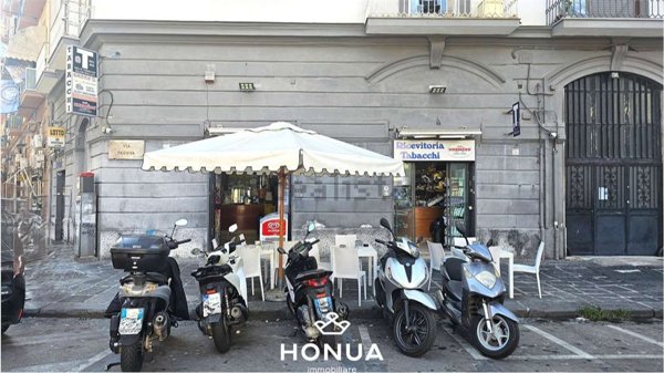 locale commerciale in vendita a Napoli in zona Vicaria