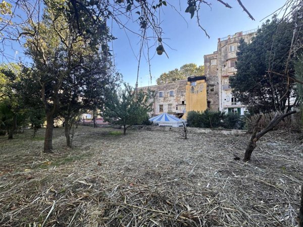 appartamento in vendita a Napoli in zona Stella
