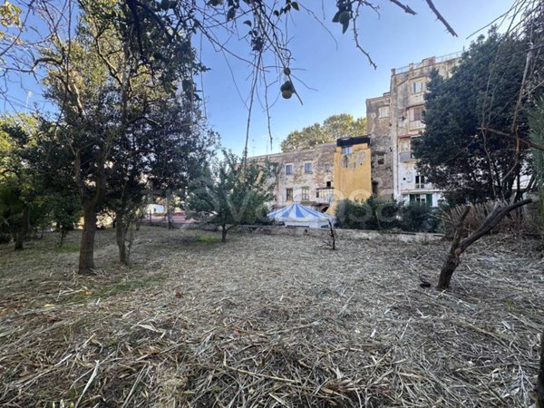 appartamento in vendita a Napoli in zona Stella