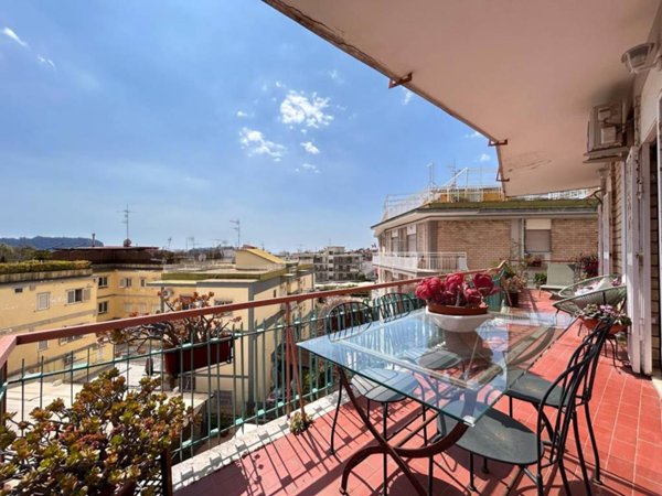 appartamento in vendita a Napoli in zona Bagnoli