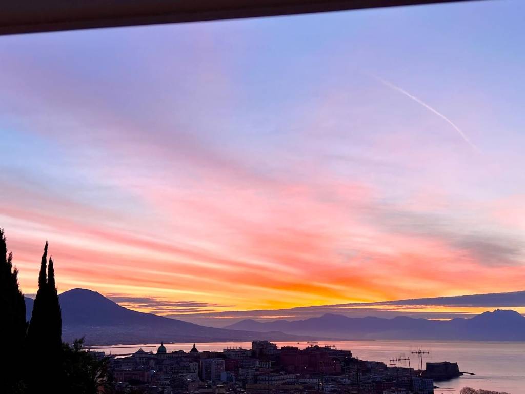 appartamento in vendita a Napoli in zona Chiaia