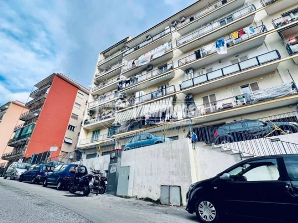 appartamento in vendita a Napoli in zona Fuorigrotta