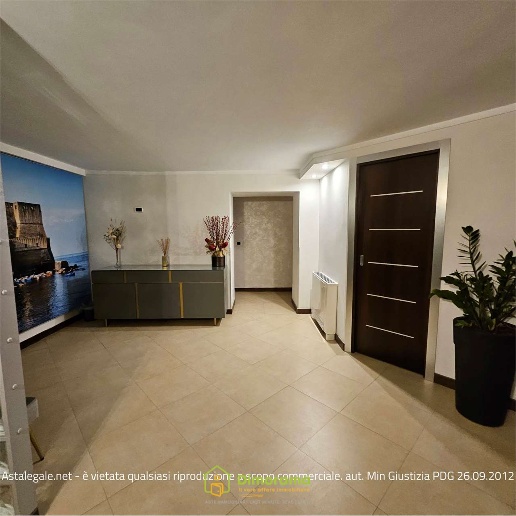 appartamento in vendita a Napoli in zona Chiaia