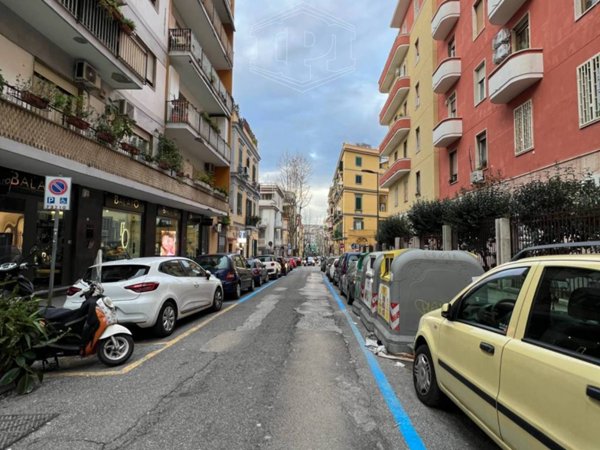 negozio in vendita a Napoli in zona Vomero