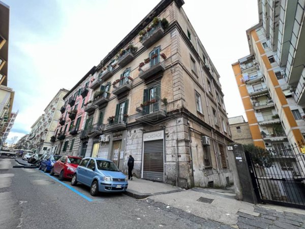 negozio in vendita a Napoli in zona Vomero