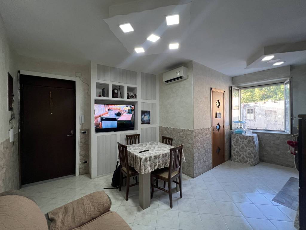 appartamento in vendita a Napoli in zona Scampia