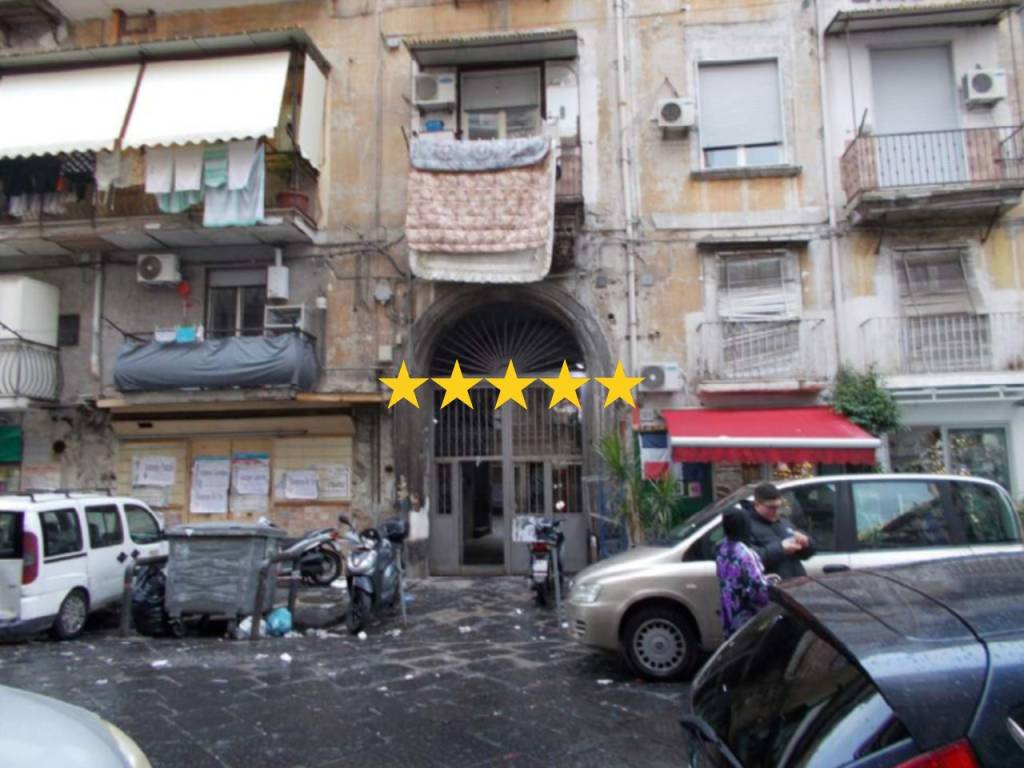 appartamento in vendita a Napoli in zona Vicaria