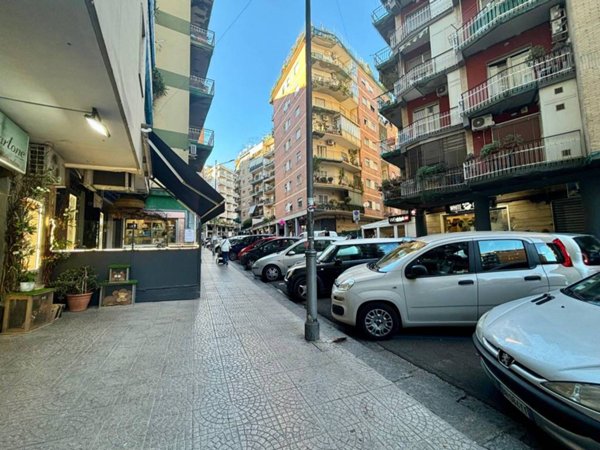 negozio in vendita a Napoli in zona Camaldoli