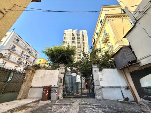 appartamento in vendita a Napoli in zona Bagnoli