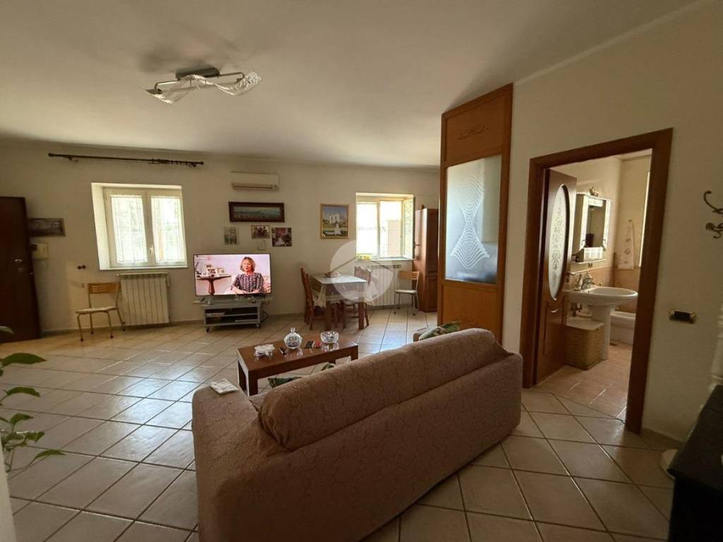 appartamento in vendita a Napoli in zona Barra