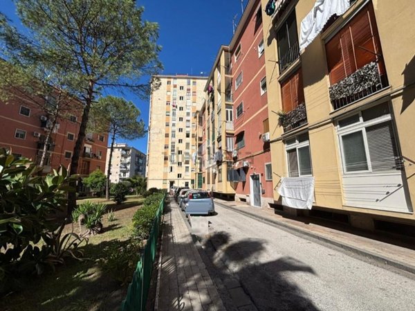 appartamento in vendita a Napoli in zona Barra