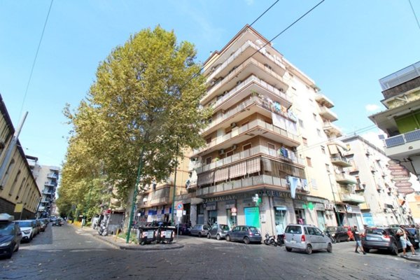 appartamento in vendita a Napoli in zona Stella