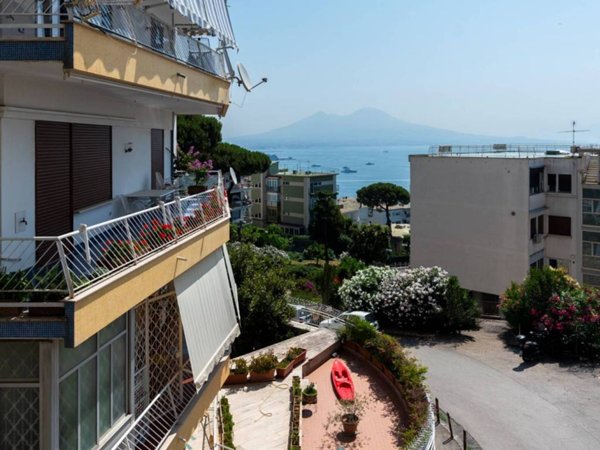 appartamento in vendita a Napoli in zona Posillipo