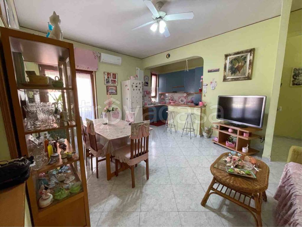 appartamento in vendita a Napoli in zona Vicaria