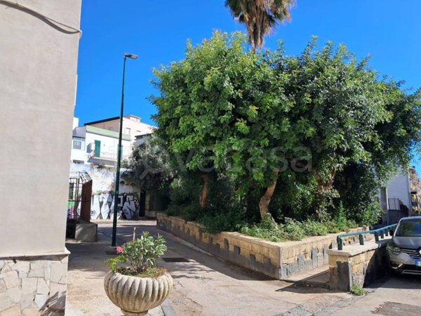 appartamento in vendita a Napoli in zona Bagnoli