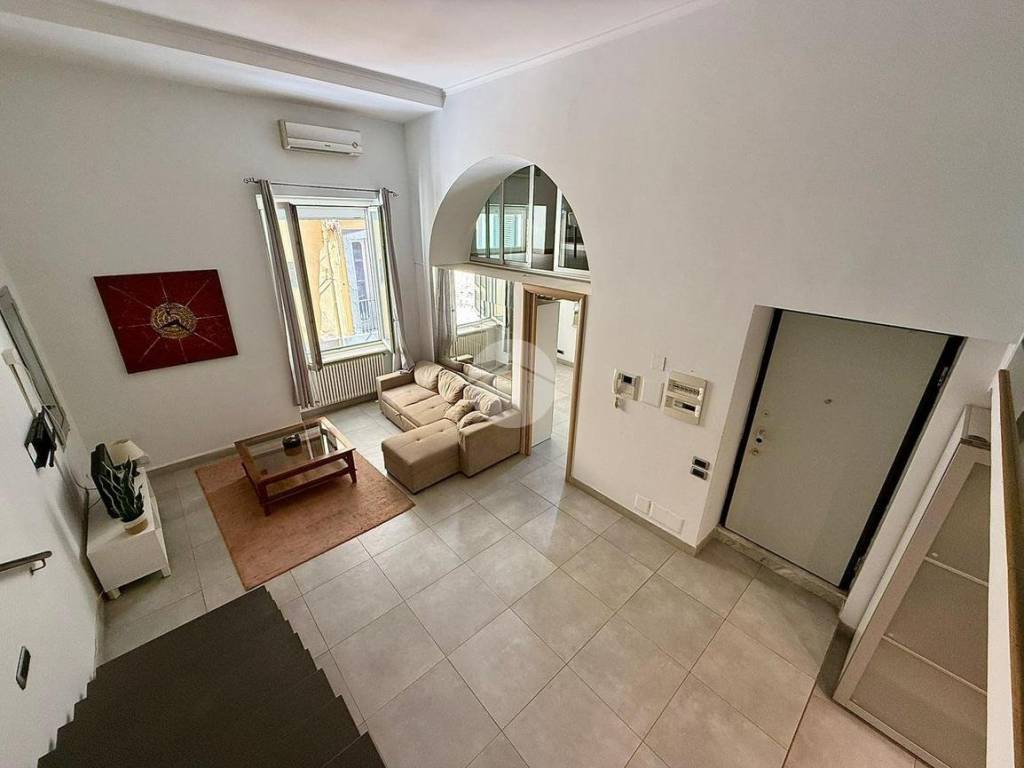 appartamento in vendita a Napoli in zona Chiaia