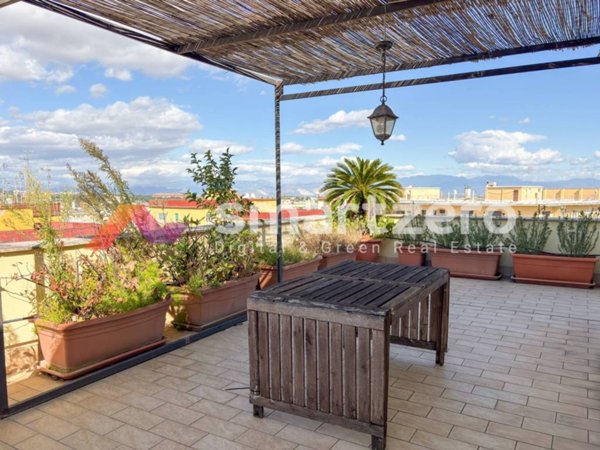 appartamento in vendita a Napoli in zona Arenella