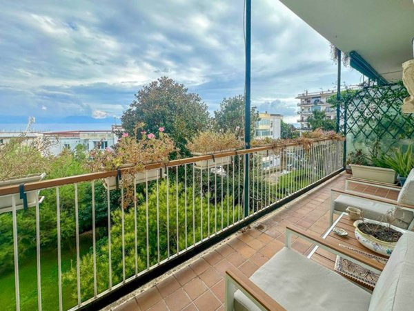 appartamento in vendita a Napoli in zona Posillipo