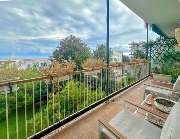 appartamento in vendita a Napoli in zona Posillipo