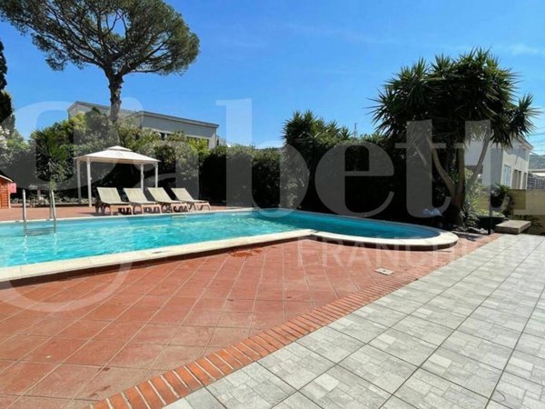 casa indipendente in vendita a Napoli in zona Bagnoli
