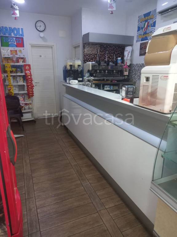 negozio in vendita a Napoli in zona Soccavo