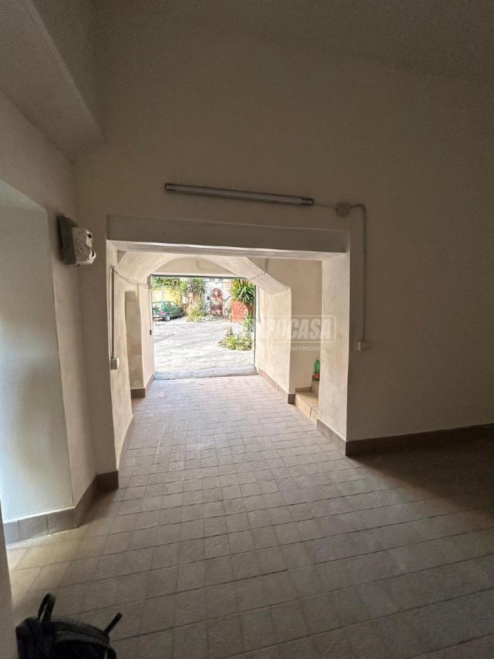 ufficio in vendita a Napoli in zona Arenella