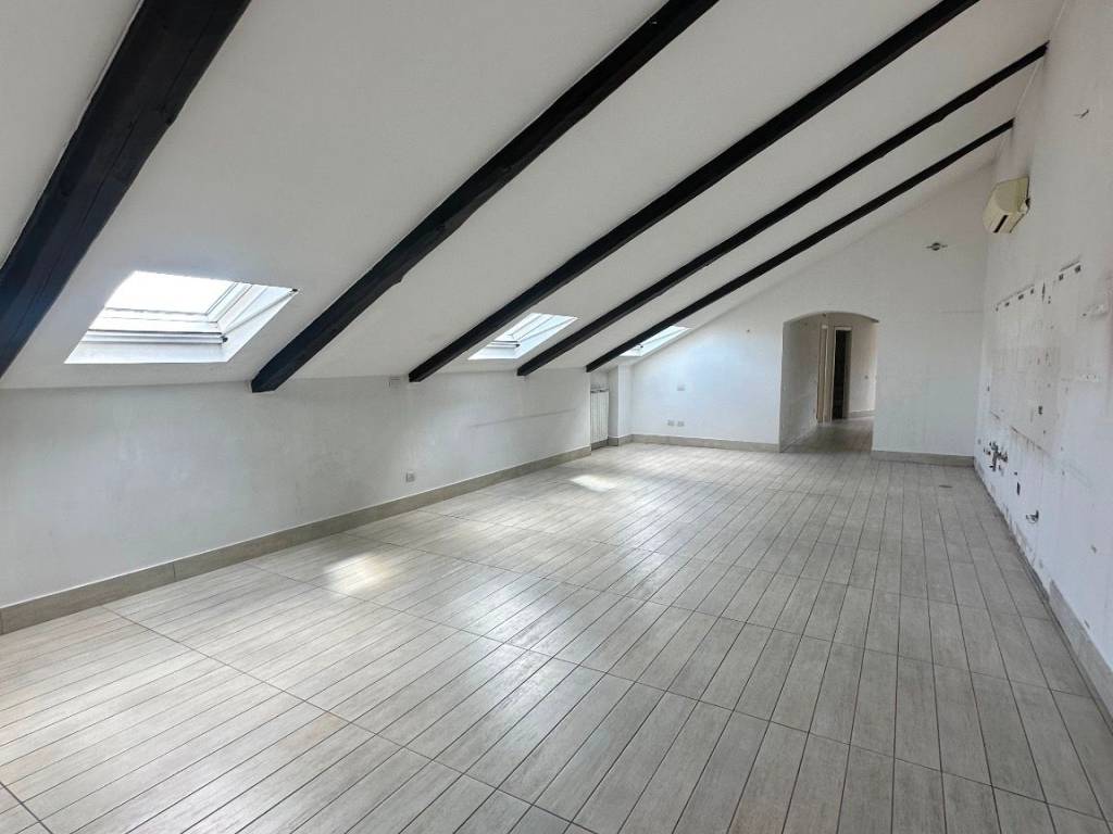 appartamento in vendita a Napoli in zona Pendino / San Giuseppe