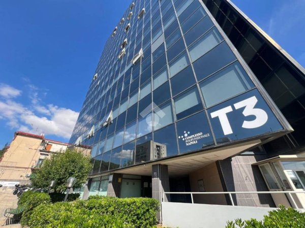 ufficio in vendita a Napoli in zona Poggioreale