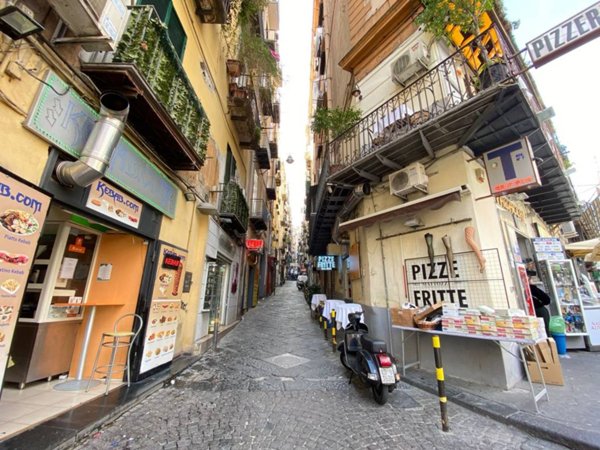 appartamento in vendita a Napoli in zona Montecalvario