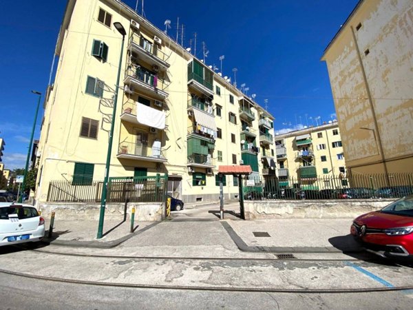 appartamento in vendita a Napoli in zona Fuorigrotta
