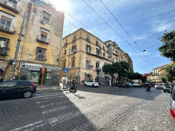 appartamento in vendita a Napoli in zona Stella