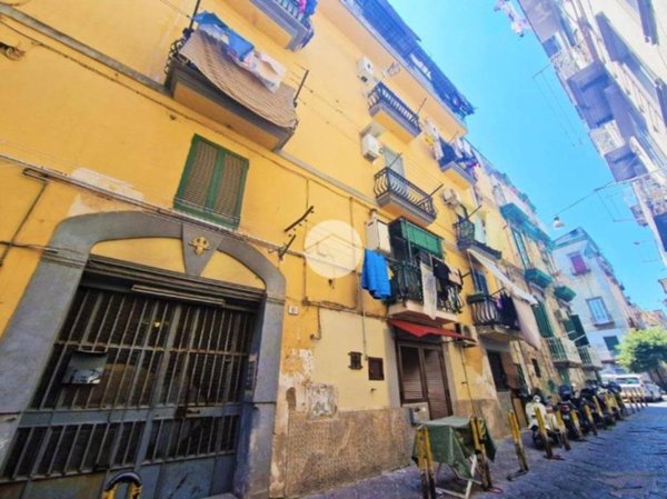 appartamento in vendita a Napoli in zona Stella