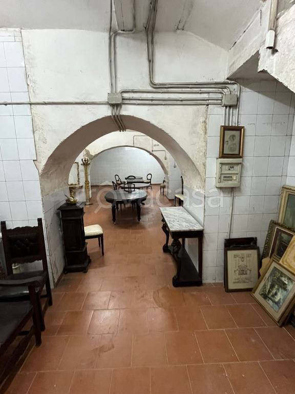 locale commerciale in vendita a Napoli