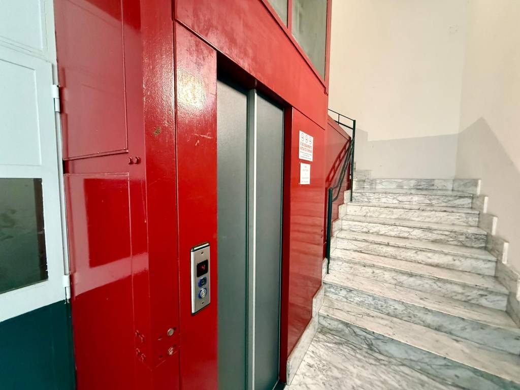 appartamento in vendita a Napoli in zona Poggioreale
