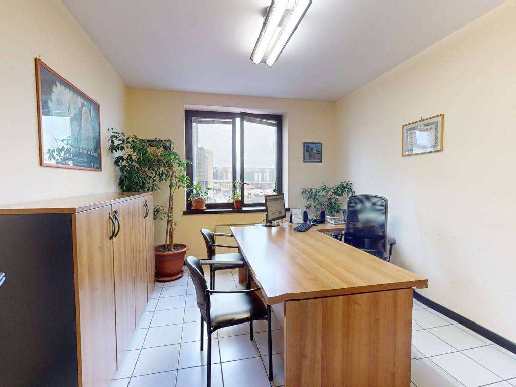 ufficio in vendita a Napoli in zona Poggioreale